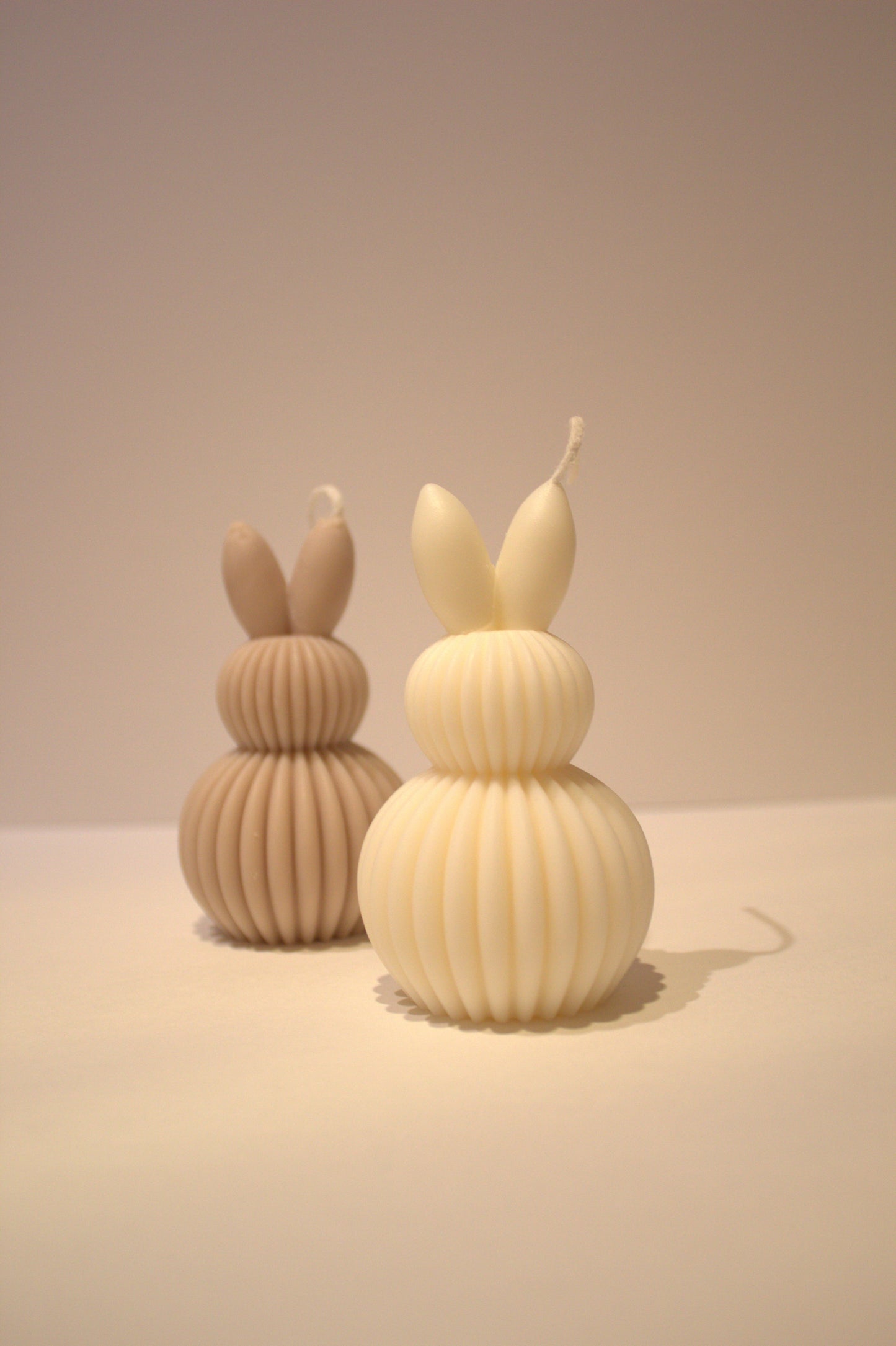Osterhase - Dekokerze aus 100% Sojawachs